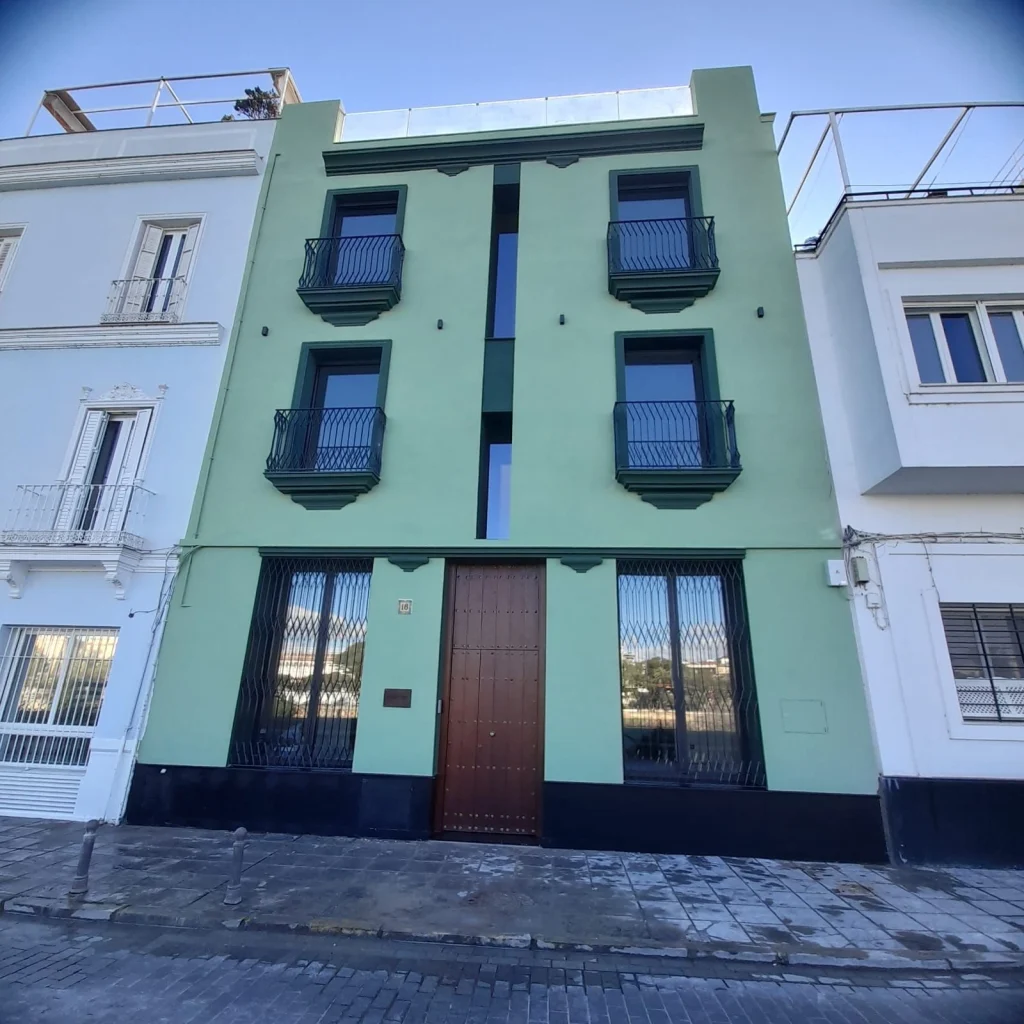 Obra de Reforma y Ampliación de vivienda unifamiliar entre medianeras ultimate – Casa Kari